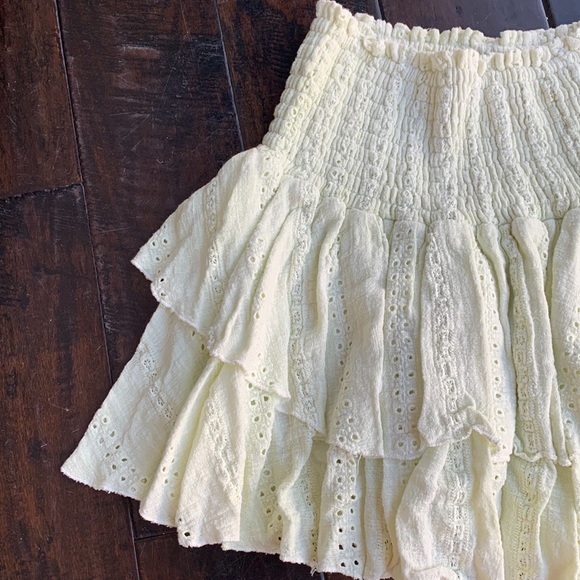 Vici ruffled skirt with LoveShackFancy vibes. - Picture 3 of 5